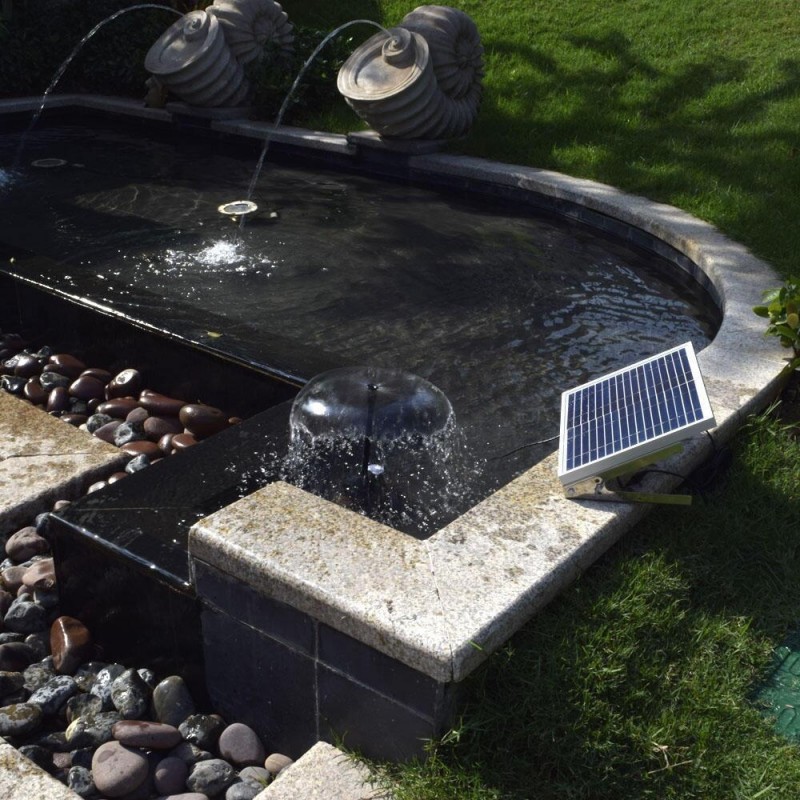 15W solcellespringvand med batteri og lys