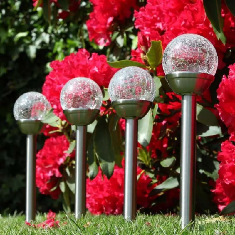 Solcelle kuglelys på spyd (sæt af 4)